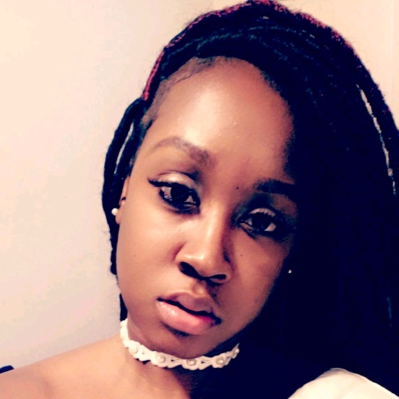 Meet your Posher, Lorenzda - Picture 1 of 1